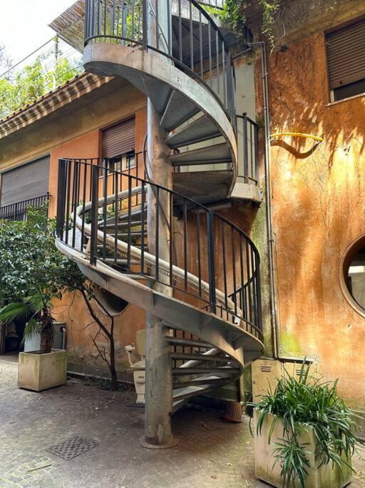 Nuovo Loft A Trastevere Con Super Terrazzo Rome
